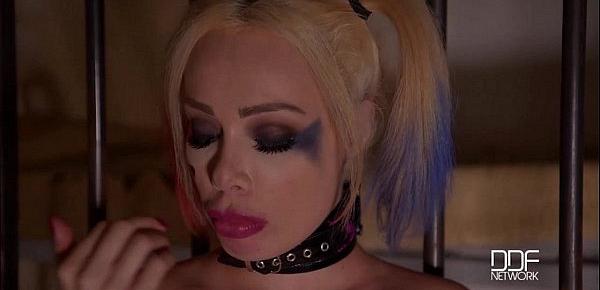 Chessie Kay fucks a baseball bat in Suicide squad Cosplay
